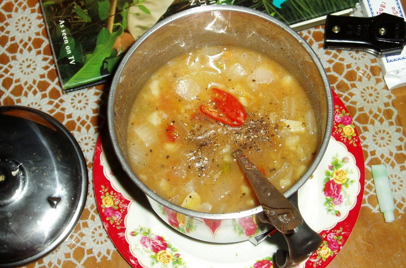 Heat Soup in An Electric Kettle_1