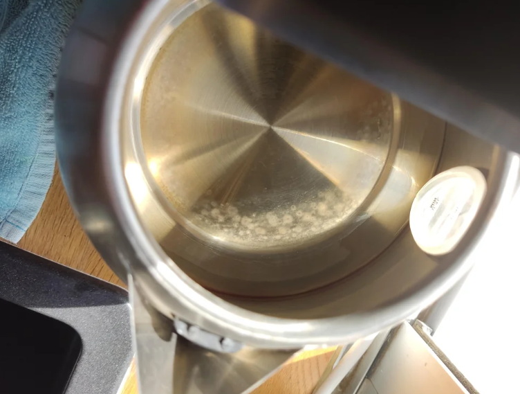 Remove Stain From Electric Kettle_3