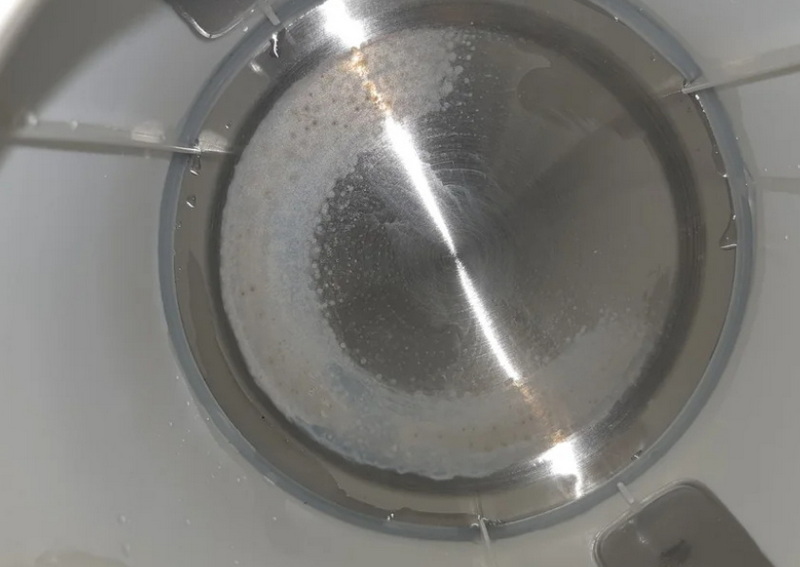 Clean Electric Kettle_02.jpg