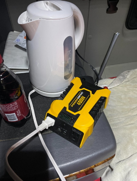 Verwenden Sie einen elektrischen Wasserkocher für CAR Power_2