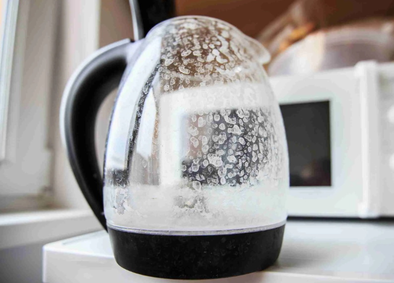 Remove Hard Water Deposits From Electric Kettle_1