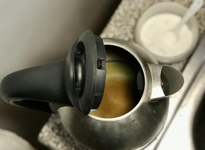Clean Electric Kettle_04.jpg
