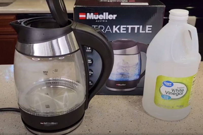 Descale Electric Kettle with White Vinegar_1.jpg