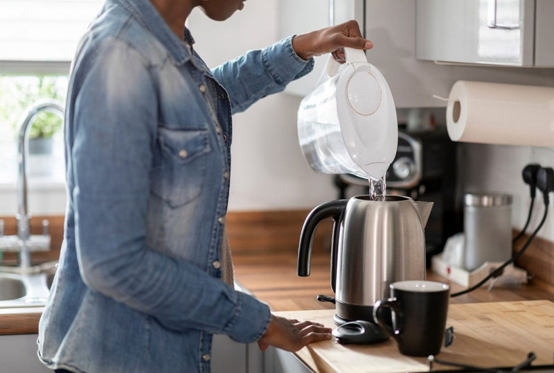 Clean Electric Kettle_3.jpg