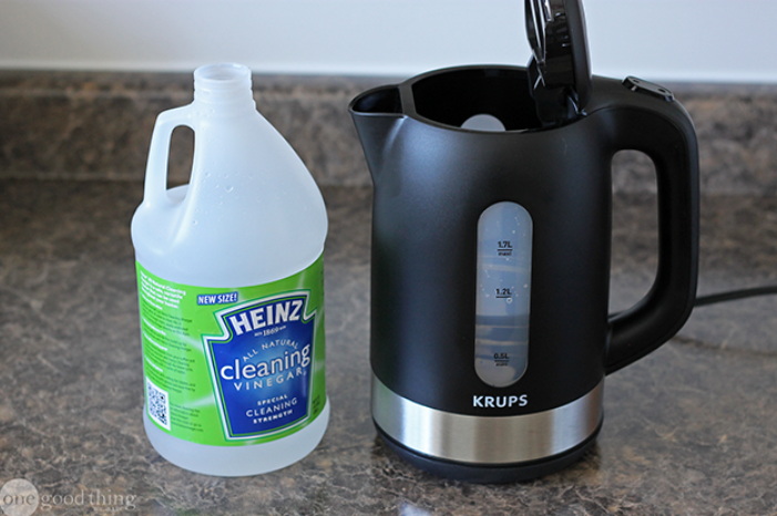 Clean Electric Kettle Using Vinegar_1.jpg