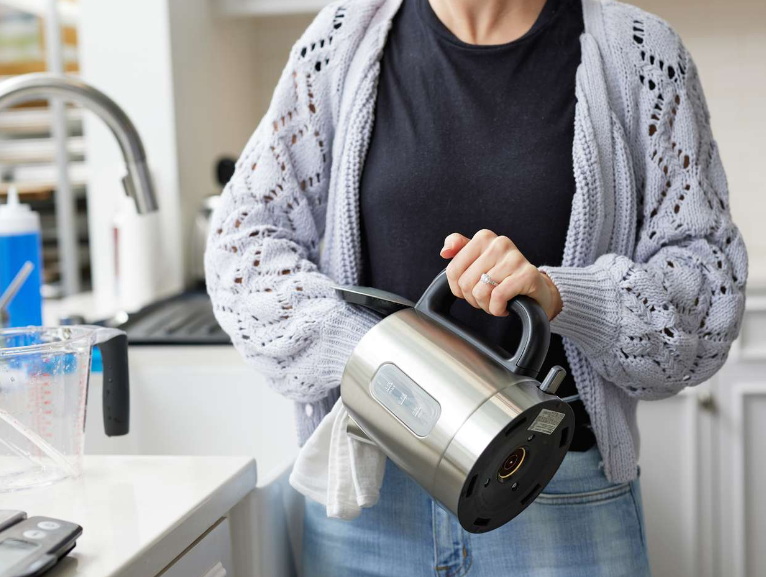 Remove Plastic Smell From Electric Kettle_1.jpg