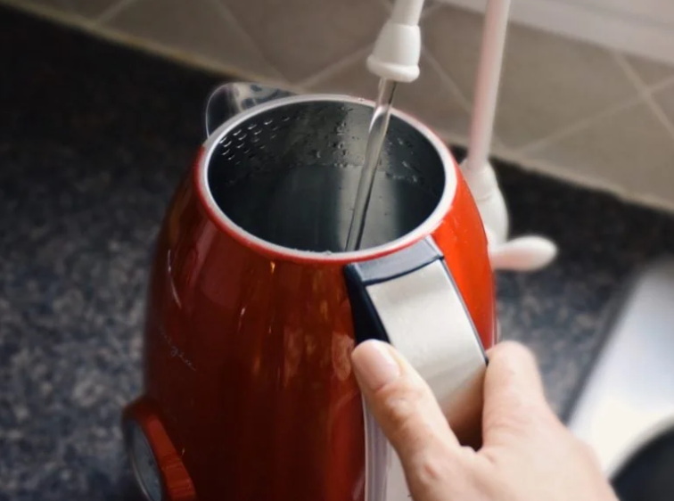 Remove Scales From Electric Kettle_2.jpg