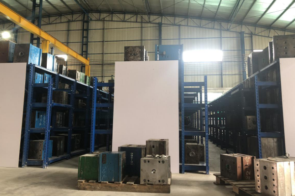 Injection Molding Department (3)