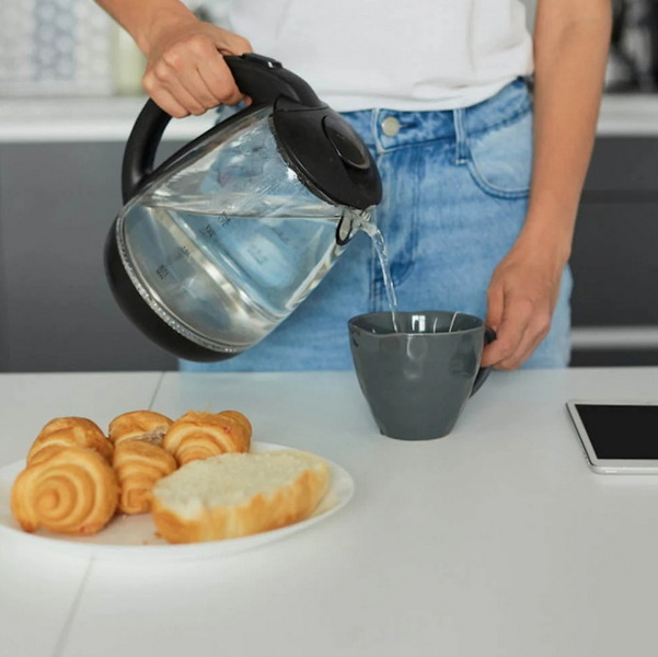 Put An Electric Kettle in The Fridge_1