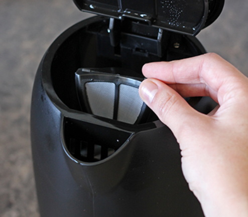 Remove Filter in Electric Kettle_2
